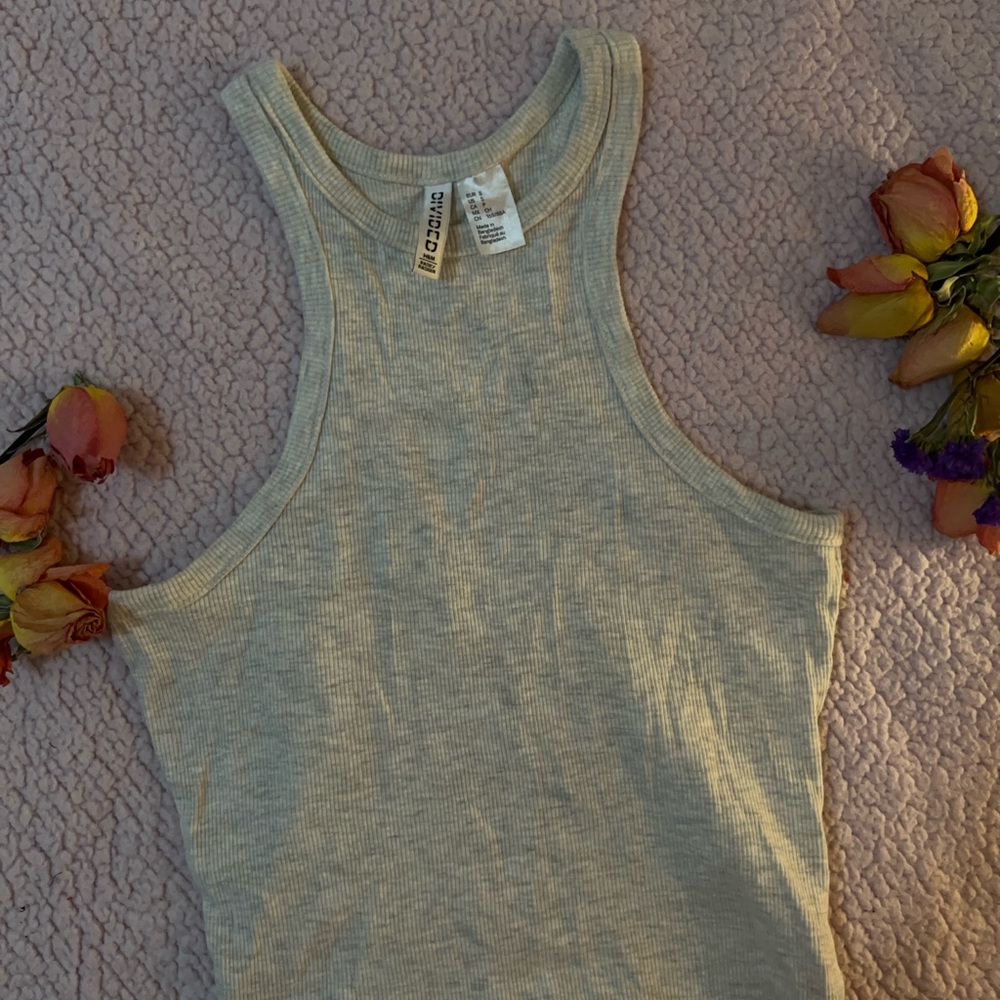 H&M Ribbed Gray Tank Top - Picture 2 of 3